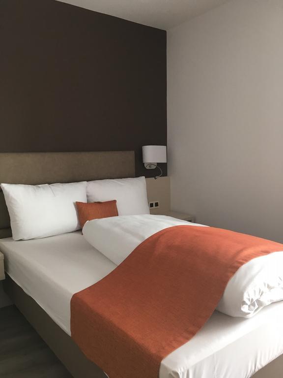 Hotel Kapuzinerhof Biberach an der Riß Room photo